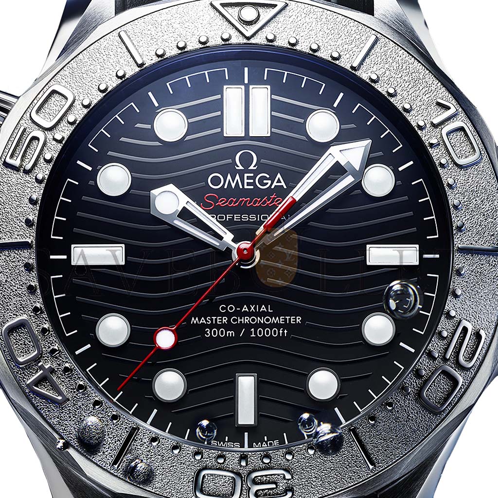 Om**a seamaster diver 300m watch 210.32.42.20.01.002